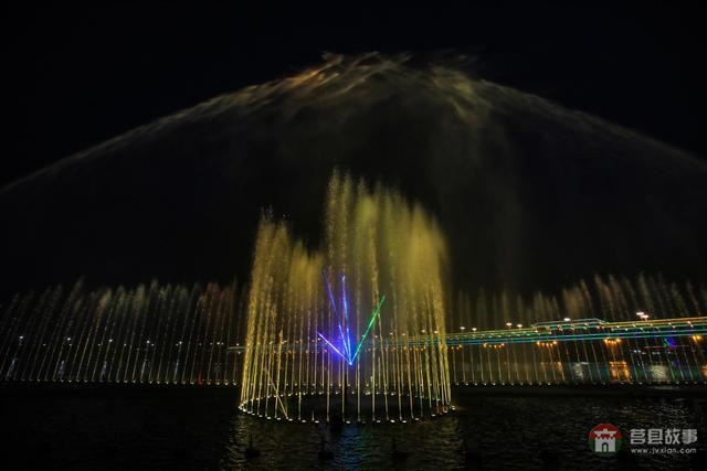 莒縣沭河濕地公園，上演激光水幕音樂噴泉，真是太棒了